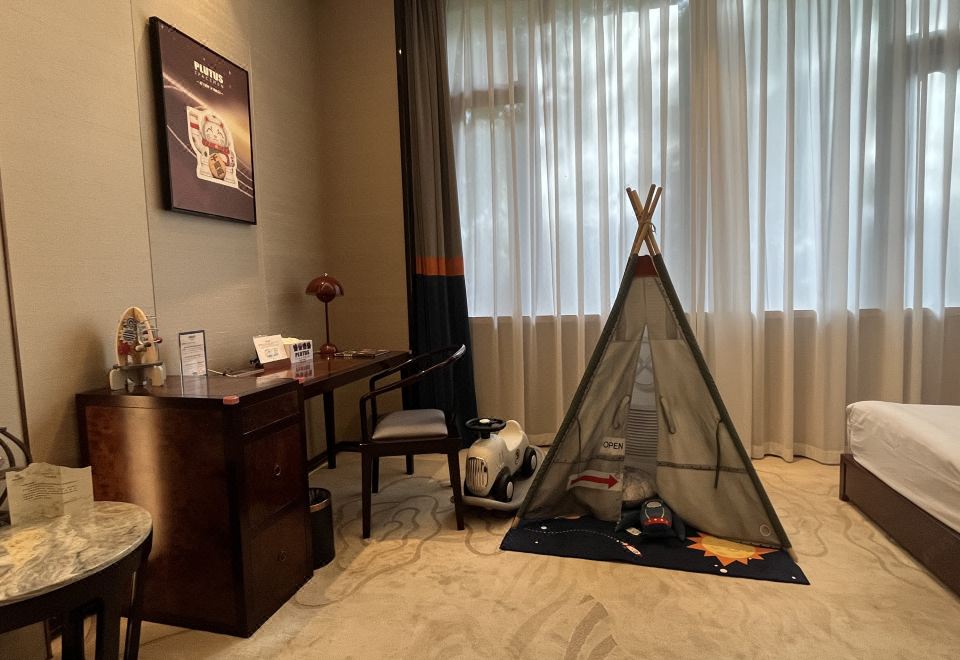 遨游太空主题房