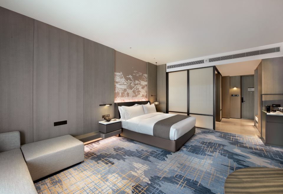 豪華湖景大床房