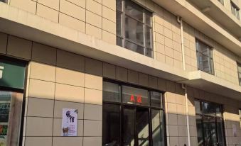 Yuncheng Jijing E-sports Homestay (Nanfeng Square)