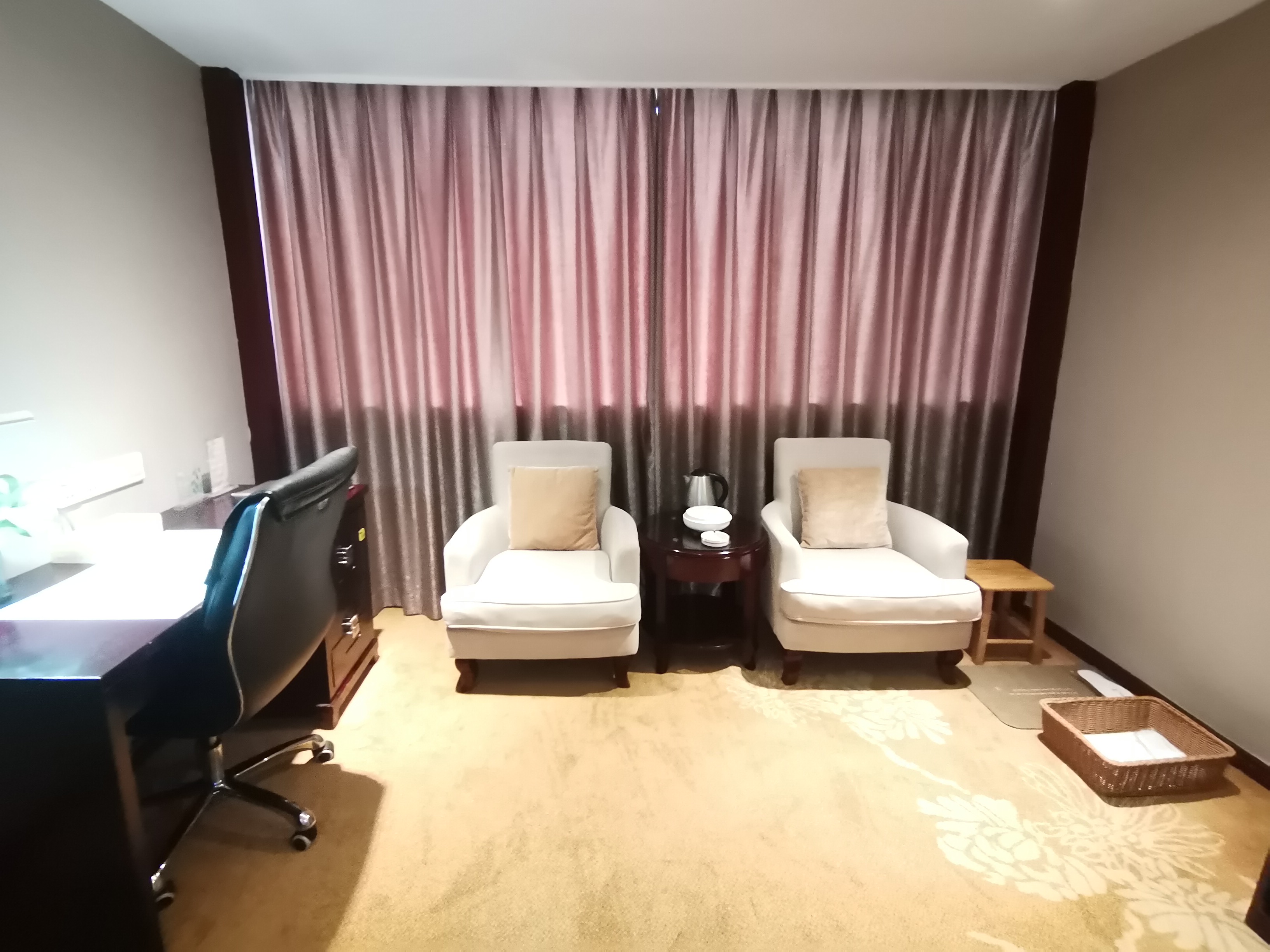 Overseas Chinese Hotel豪华双床·求学求财求平安主题房