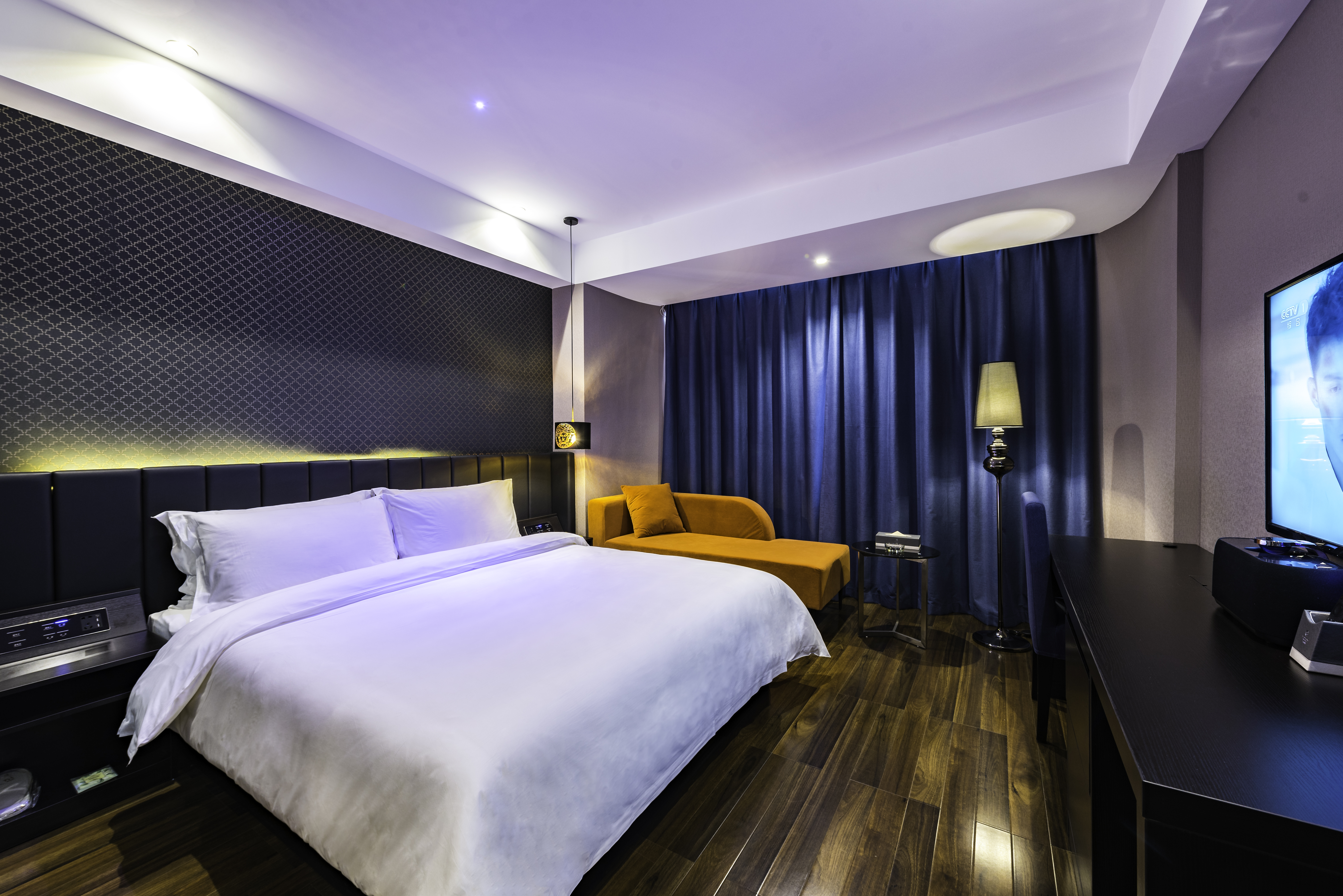 Smart Enjoyment Double Bed Room