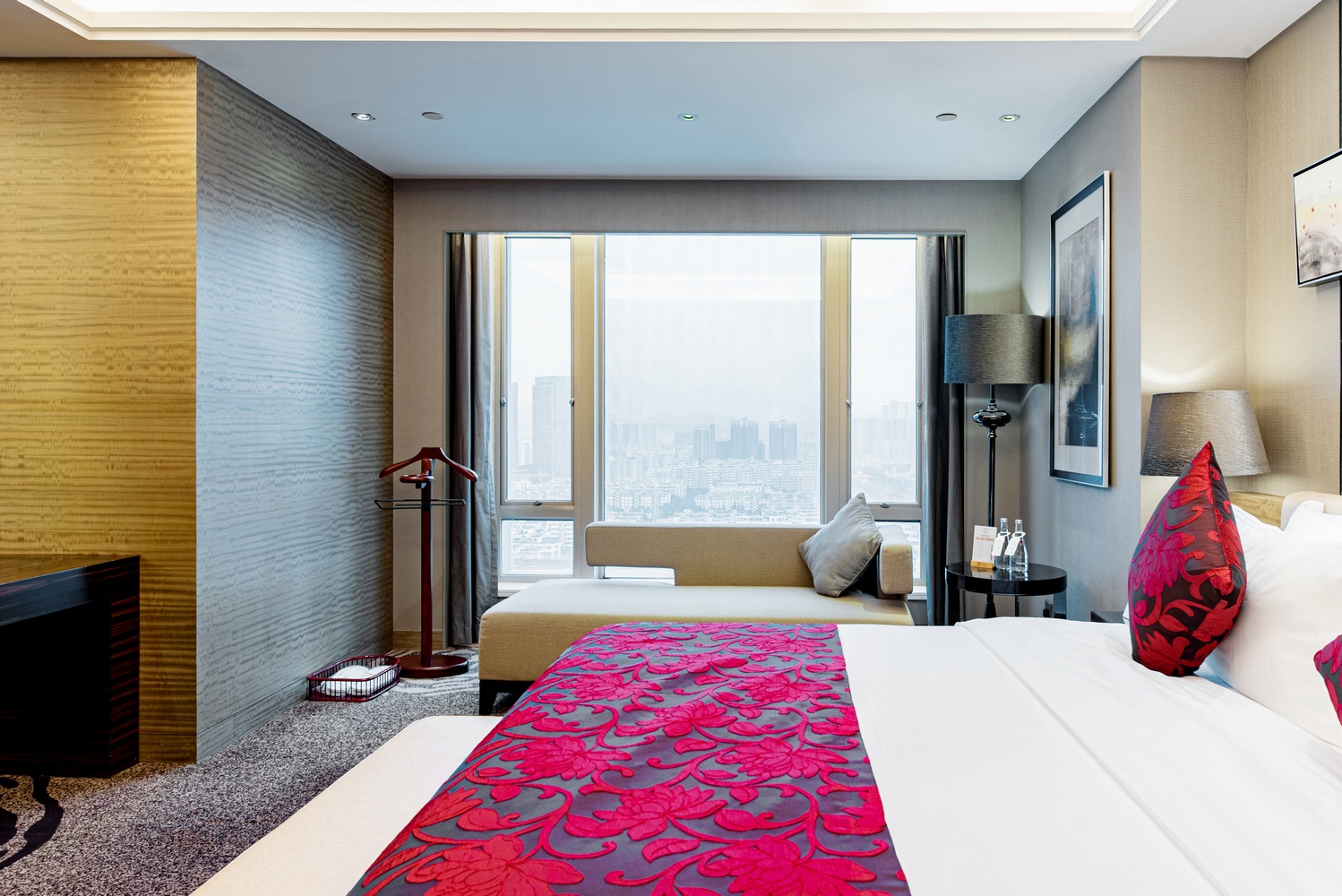 Shenzhen YANGBANGLANGYUE International HotelLang Yue Queen Suite