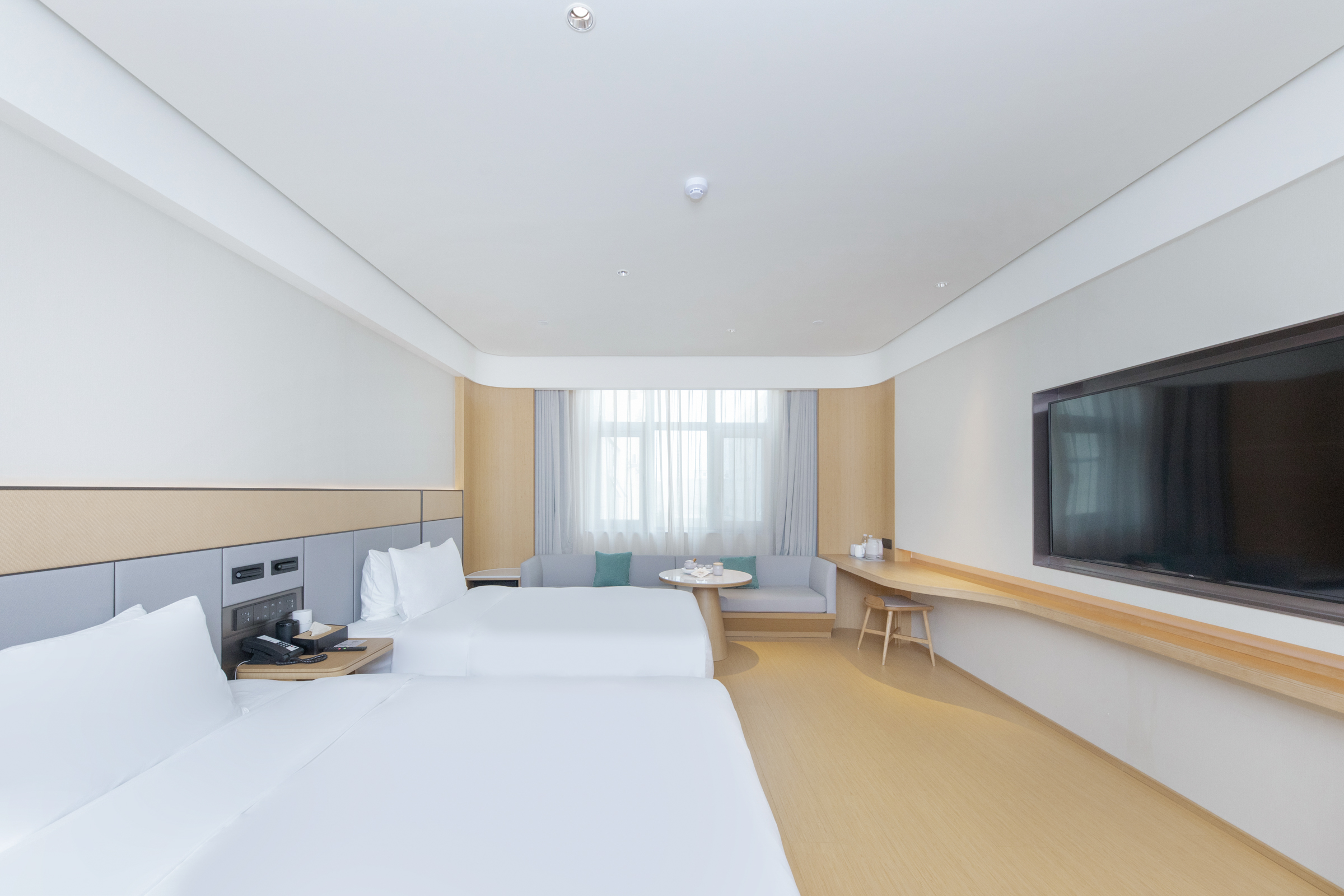 家庭房（65寸电视投屏+冰箱+智能客控+深睡床垫）