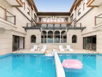 Wanning Half-Mountain Seacliff Lighthouse Pool Villa (Shenzhou Peninsula Potougang Branch) Hotele w: Wanning
