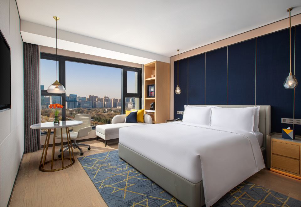 高级大床房-落地窗畔，揽景无忧