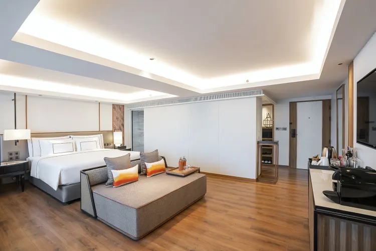 The Level Premium Room