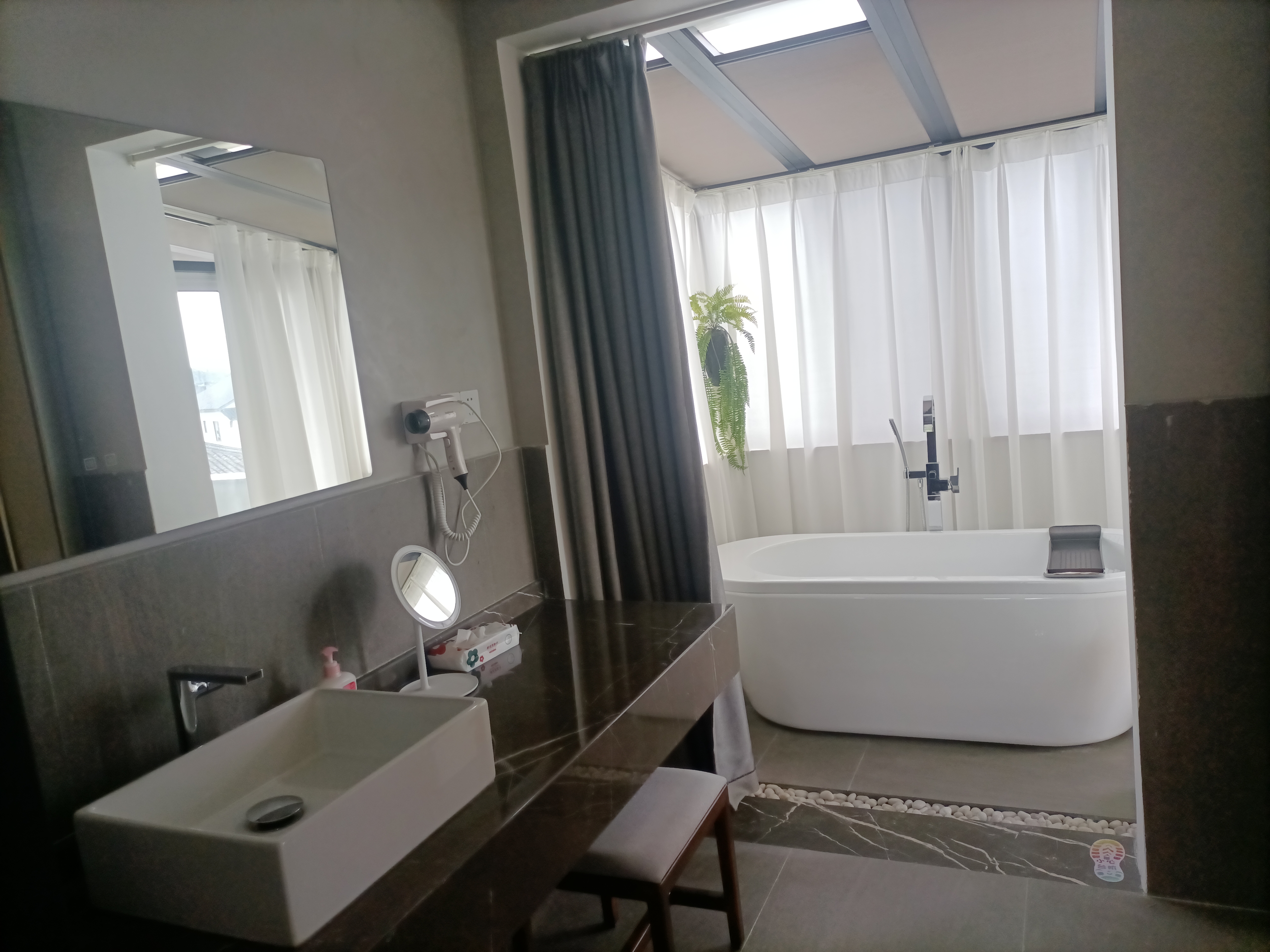 自逍遥·大床房（星空浴缸+巨幕投影+阳台）