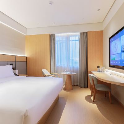 大床房（65寸智能投屏電視+小冰箱） 全季飯店（廈門翔安馬巷店）優惠