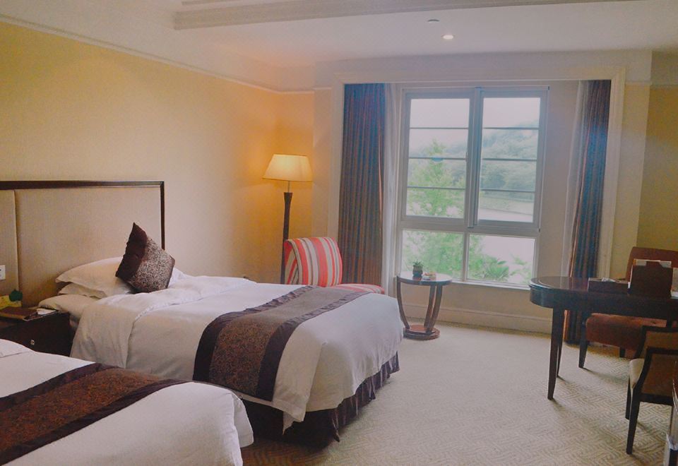 湖景双床房