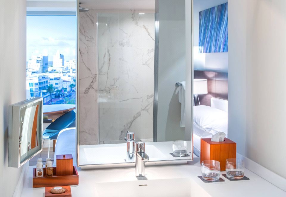 Accessible King Room with Shower