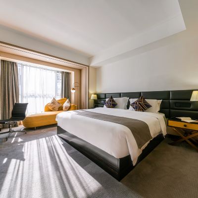 卡繆行政商務房（Acca Kappa洗護用品+特大床＋浴缸+貴妃榻+安睡智能床墊＋音波枕＋床墊軟硬調節＋高空視野） 武漢光谷廣場楊家灣卡繆飯店優惠