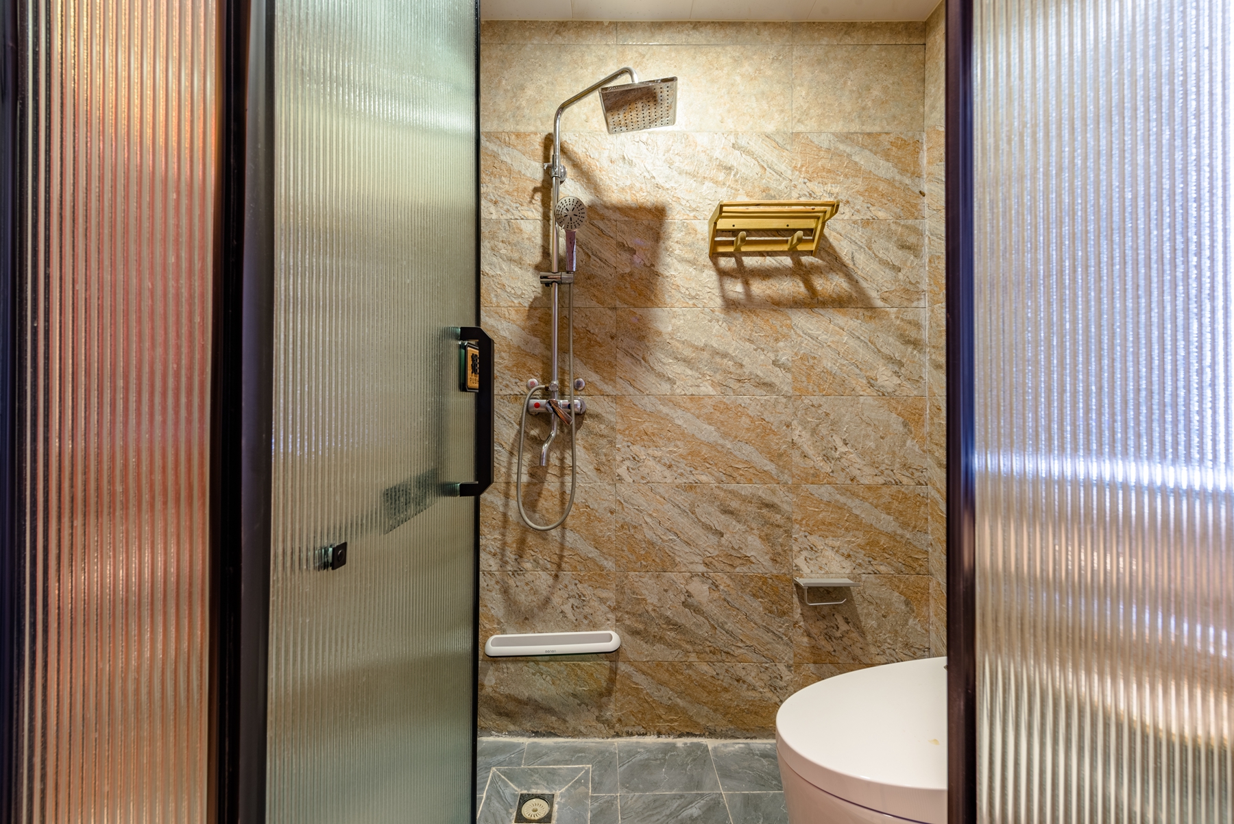 温馨家庭房（地暖）