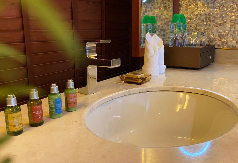 靜曦池畔雙床房