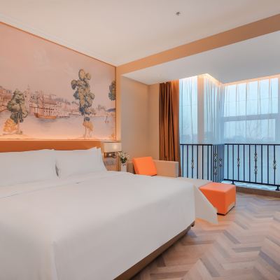 商務大床房（落地窗+電視投屏+舒適床品） 維也納酒店（濟南章丘政務中心大學城店）優惠