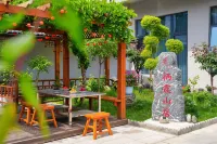 Qixia Mountain Residence Homestay (Huashan Scenic Area Tourist Center Store) Hotels in 