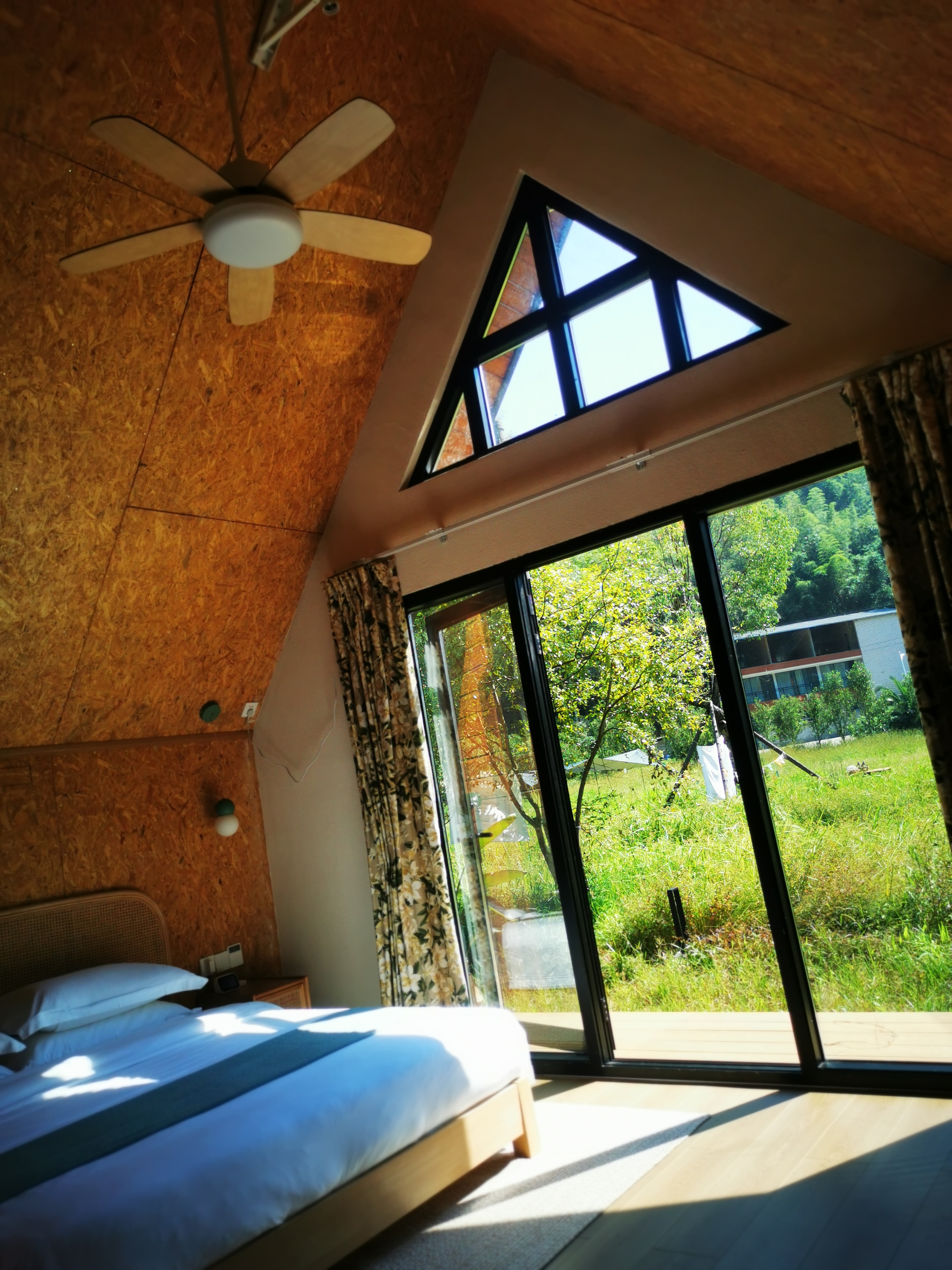 那寨山墅-秋实—独栋阳光大床房