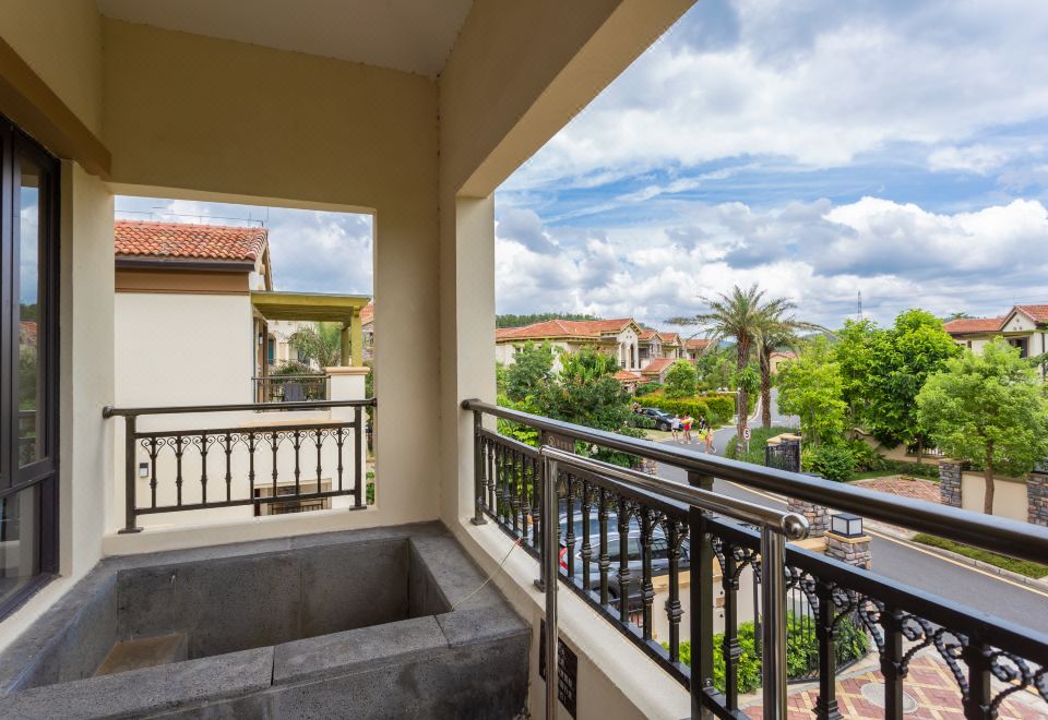 Yuetianxia Hot Spring HotelGarden Hot Spring Four Bedroom Villa