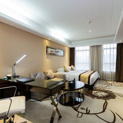 尊享兩居家庭套房（兩衞+城景+浴缸+保險櫃+小冰箱） 遵義深航國際酒店優惠