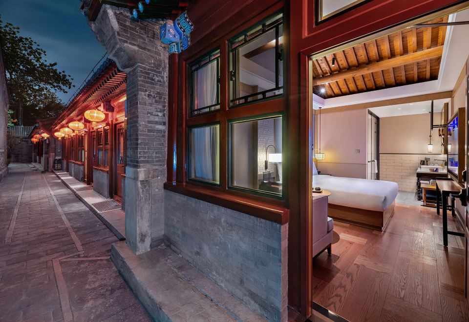 Beijing Gulou courtyard MANXIN HotelCourtyard Superior Double Bed Room (Smart Home + Centurial History + Traditional Charm)
