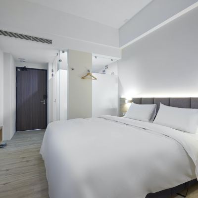 Standard Double Room Hotel Z Promo Code