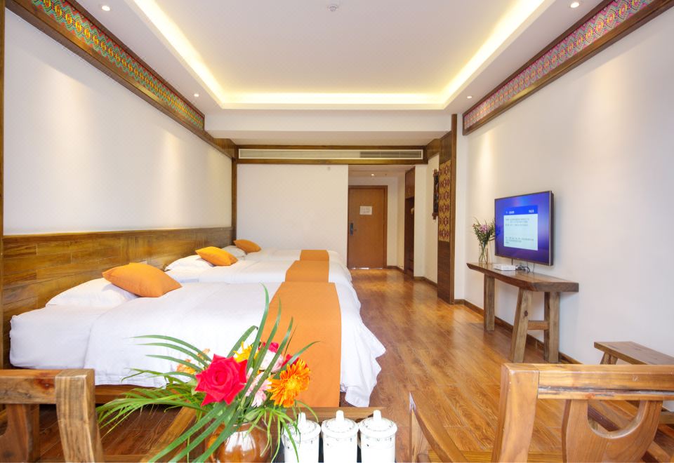 邀约对饮?欢朋三人间