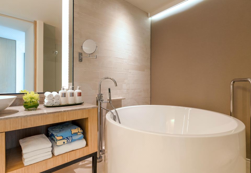 Mövenpick Siam Hotel Na Jomtien PattayaFamily Sea View Room