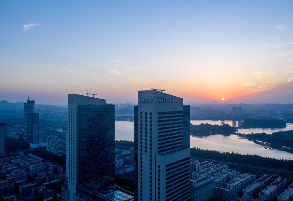 豪华景观大床房·览魅力山景