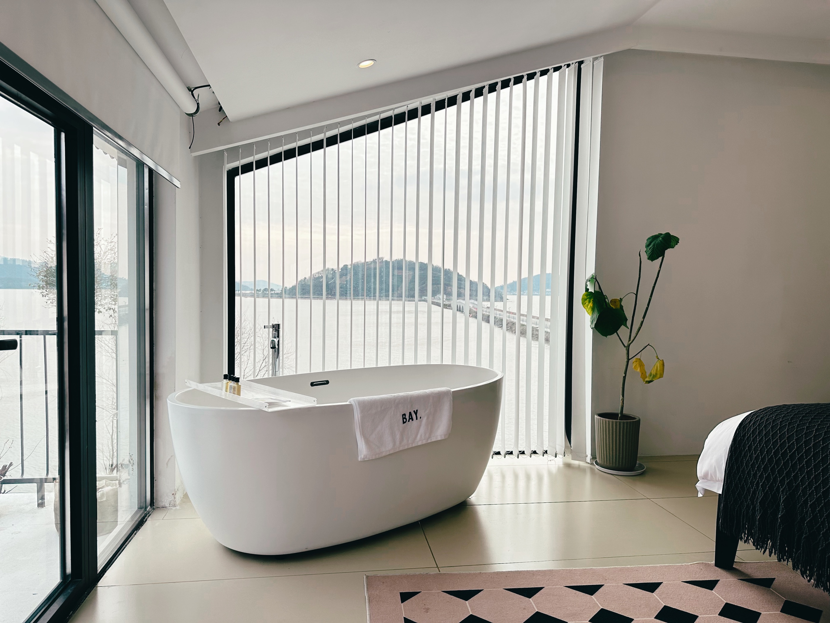 豪華湖景大床房【地暖】