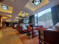 Dege Gesar Palace Grand Hotel