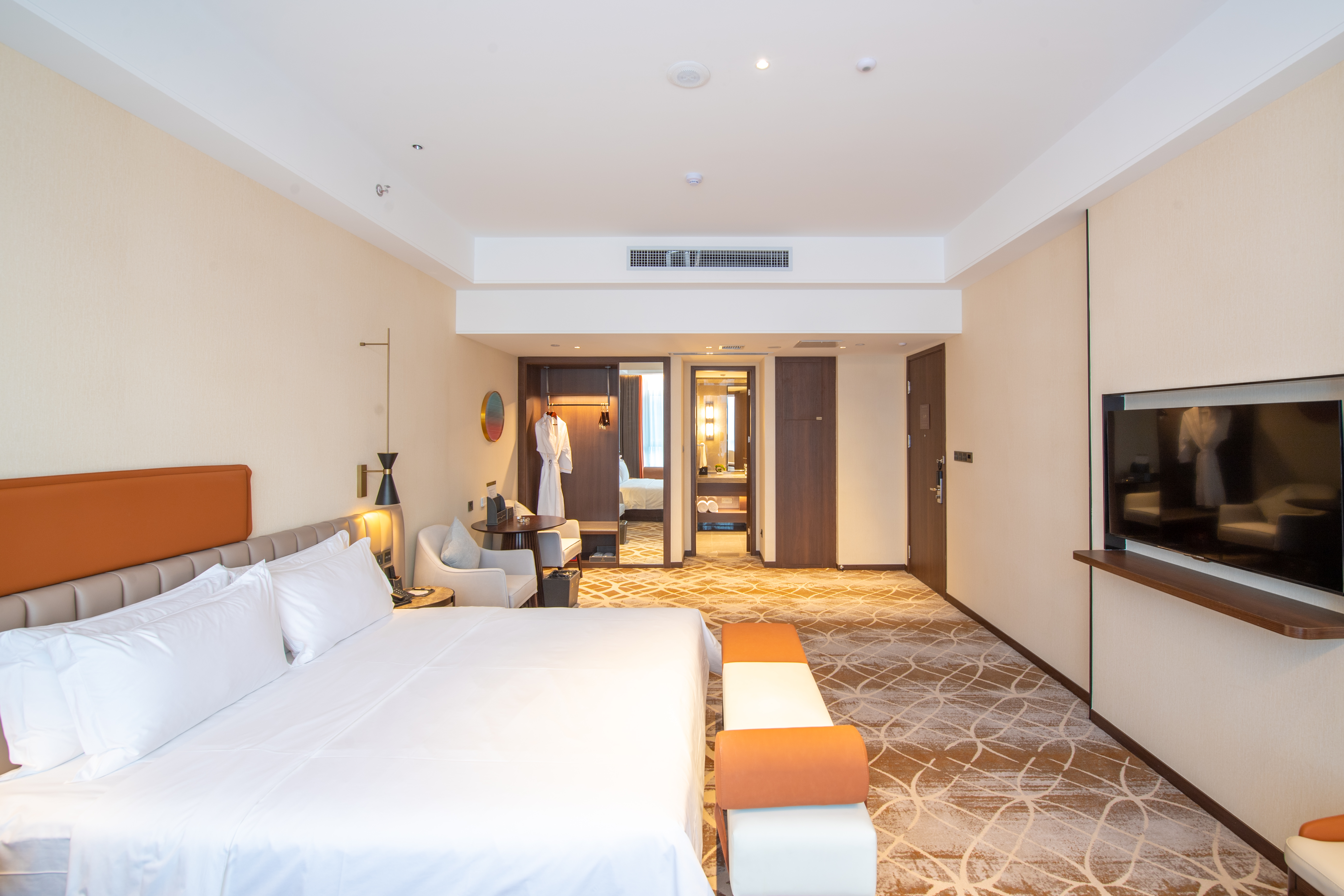 豪华大床房（乳胶床垫+佰草集洗护+智能客控）