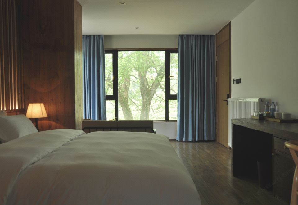 观山·芝蔓-山景大床房|浴缸·全屋暖气·智能家居