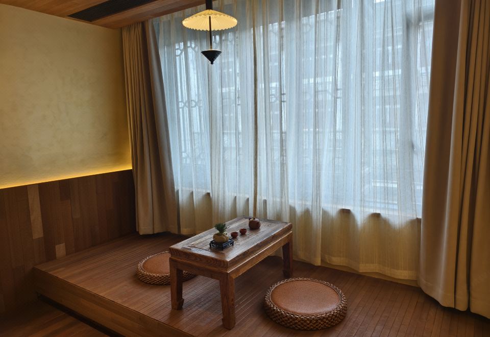 静谧大床房（高清影视.零压床垫.进口深睡枕.乾湿分离