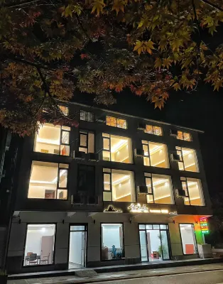 Wu and Mountain House