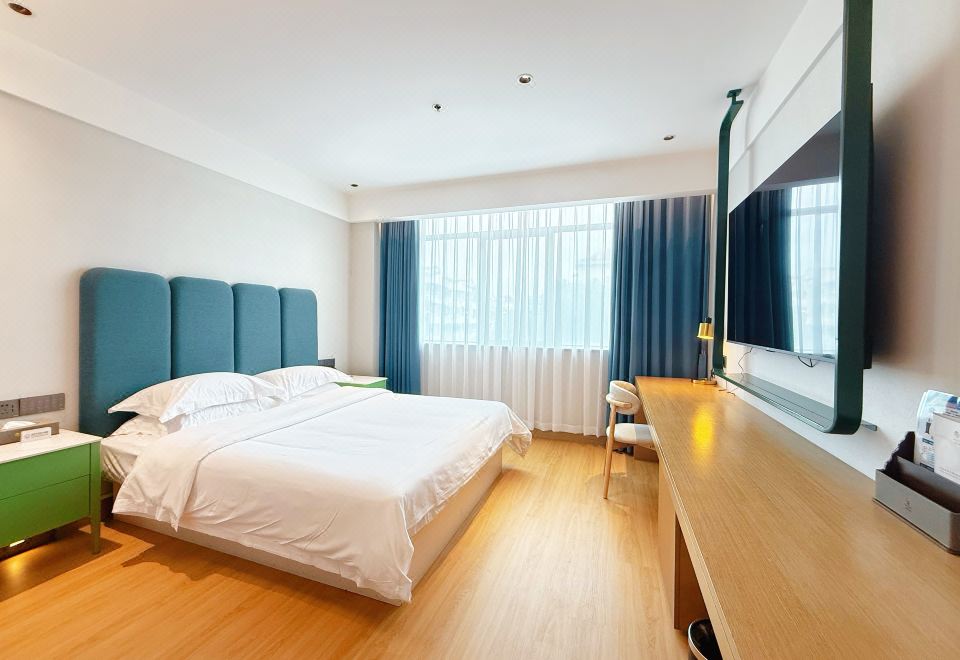 商务舒适大床房 （65寸高清投屏）