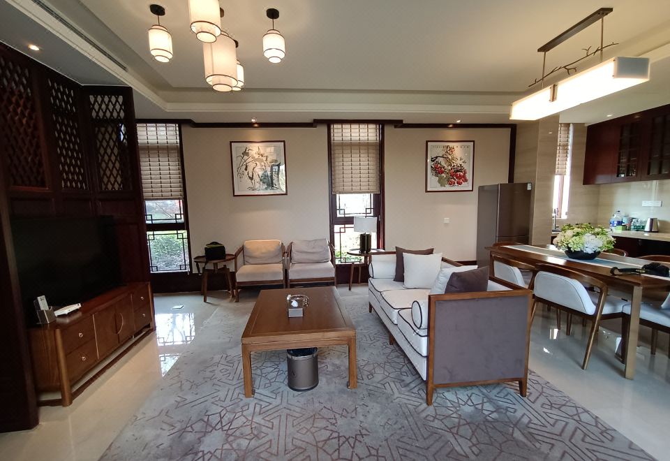 园景五居庭院房