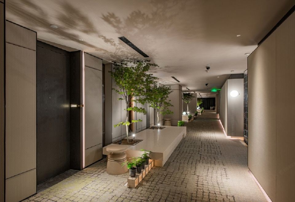 ICON LAB Hotel Shenzhen FutianGarden View Queen Bed Room