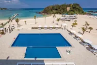 KARIYUSHI LCH.RESORT on The Beach