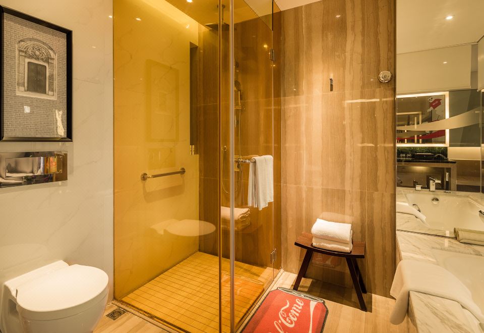 Radisson Blu Shanghai Pudong JinqiaoCoca-Cola Themed Double Bed Room