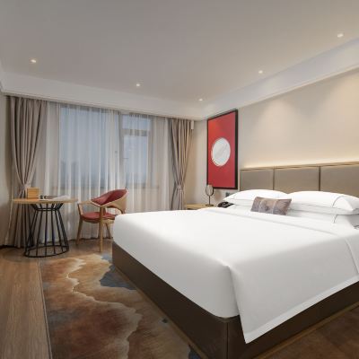 尊享高級大床房【獨立衣櫥+親膚床品+化妝鏡+字畫】 嘀嘀飯店（長沙五一廣場火車站地鐵站店）優惠