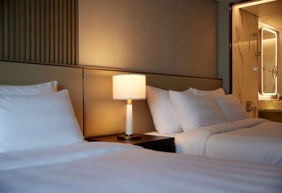 Lotte Hotel World GangnamDeluxe Family Twin (City View)