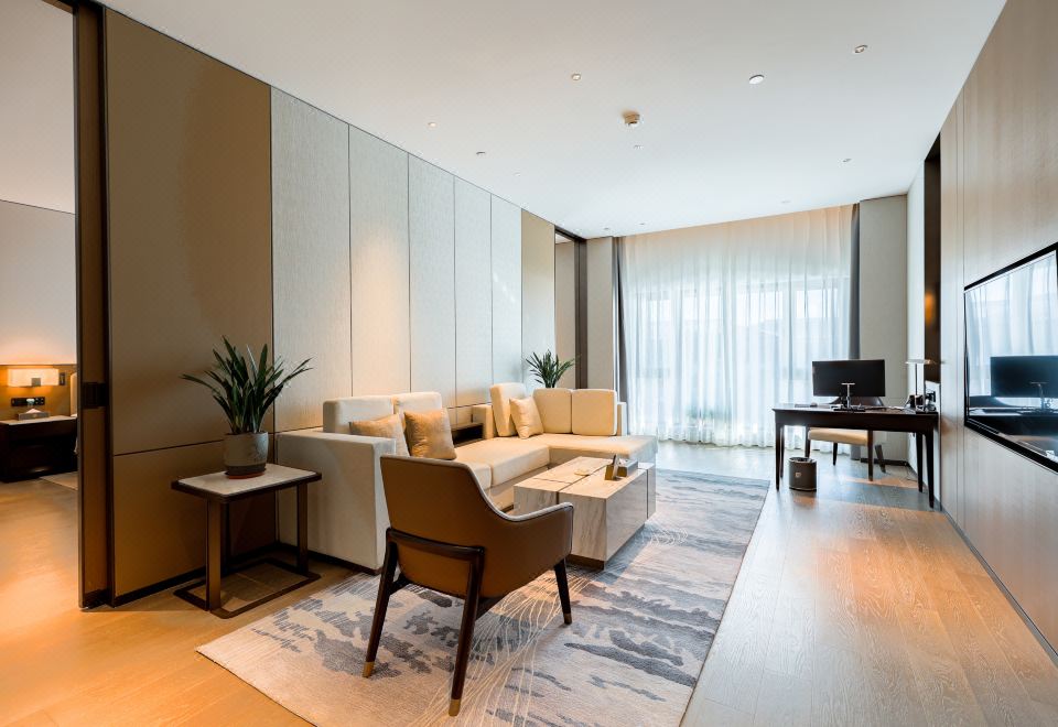 商务套间-秀美湖景|加湿器