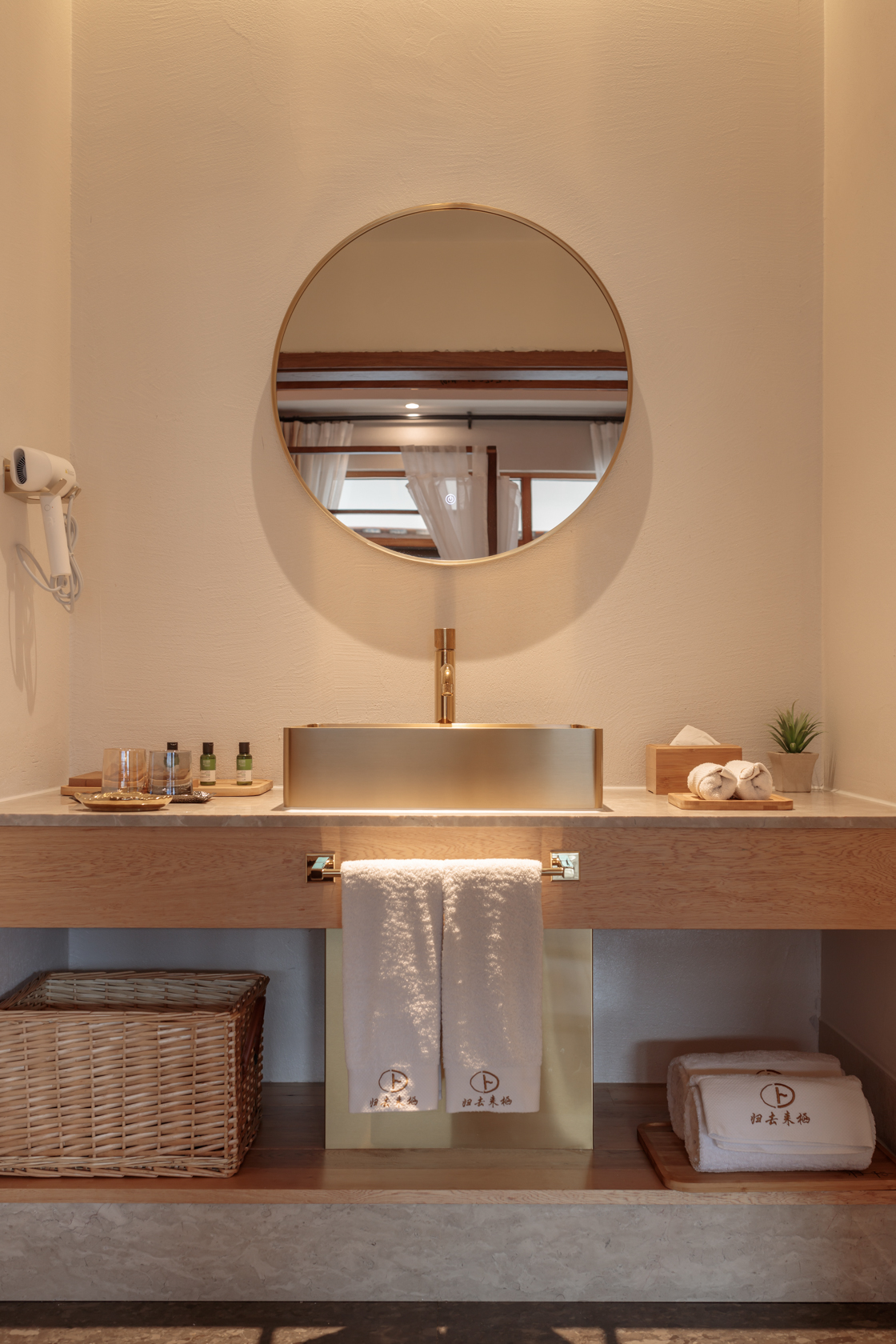 剪秋豪华大床房