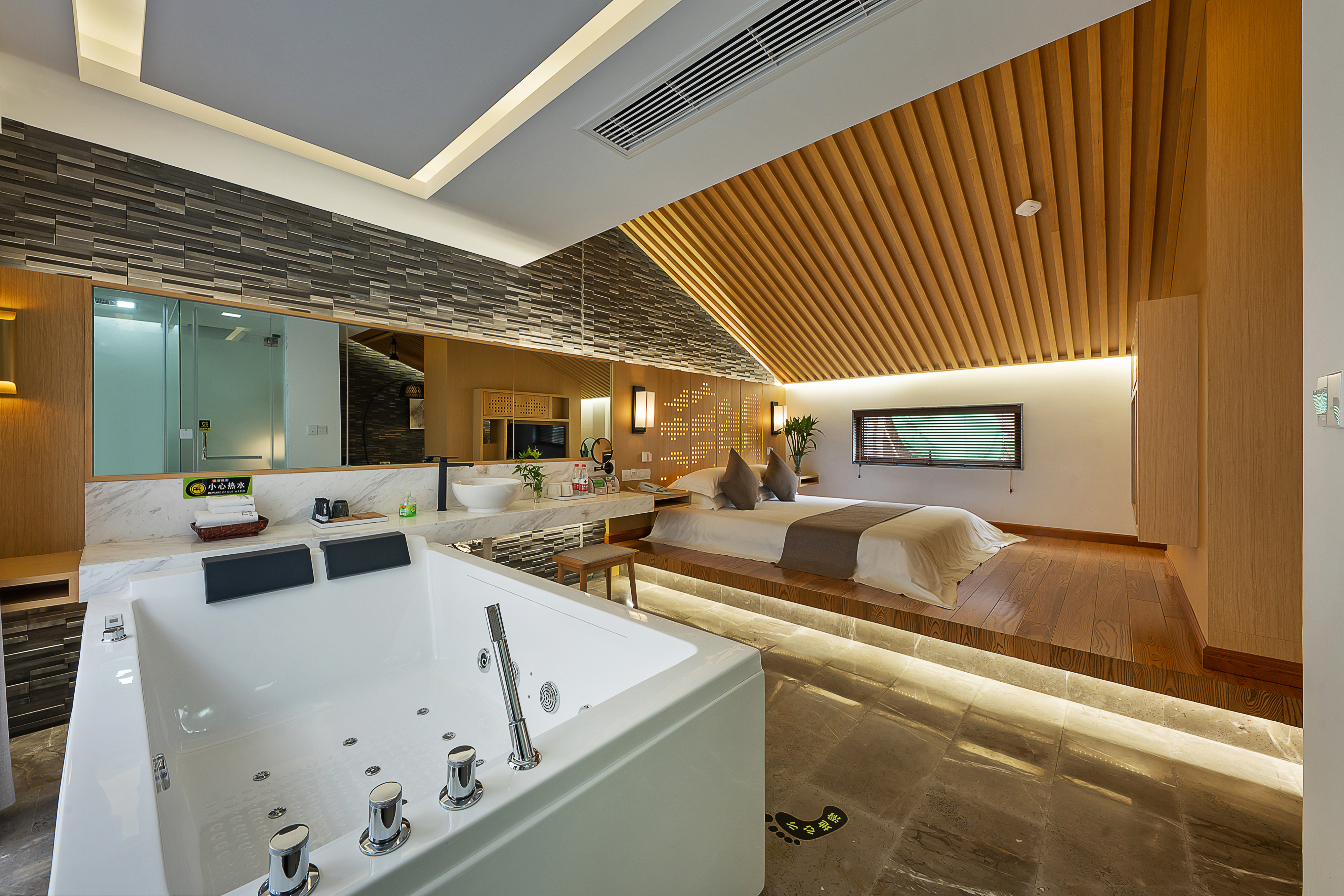 禅意榻榻米·茶室大床套房·按摩浴缸