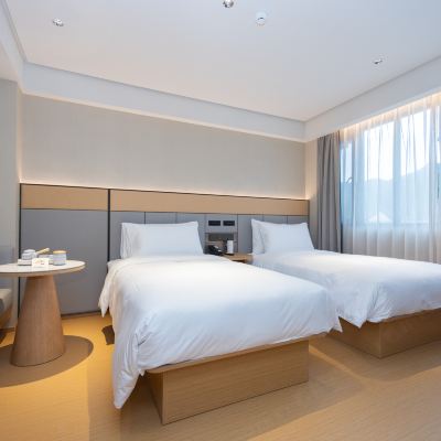 高級雙床房（65寸可投屏電視+迷你冰箱+KINGKOLL床墊） 全季飯店（黃山黟縣宏村風景區店）優惠