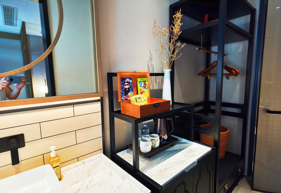 Beijing Gulou courtyard MANXIN HotelCourtyard Family Friendly Room