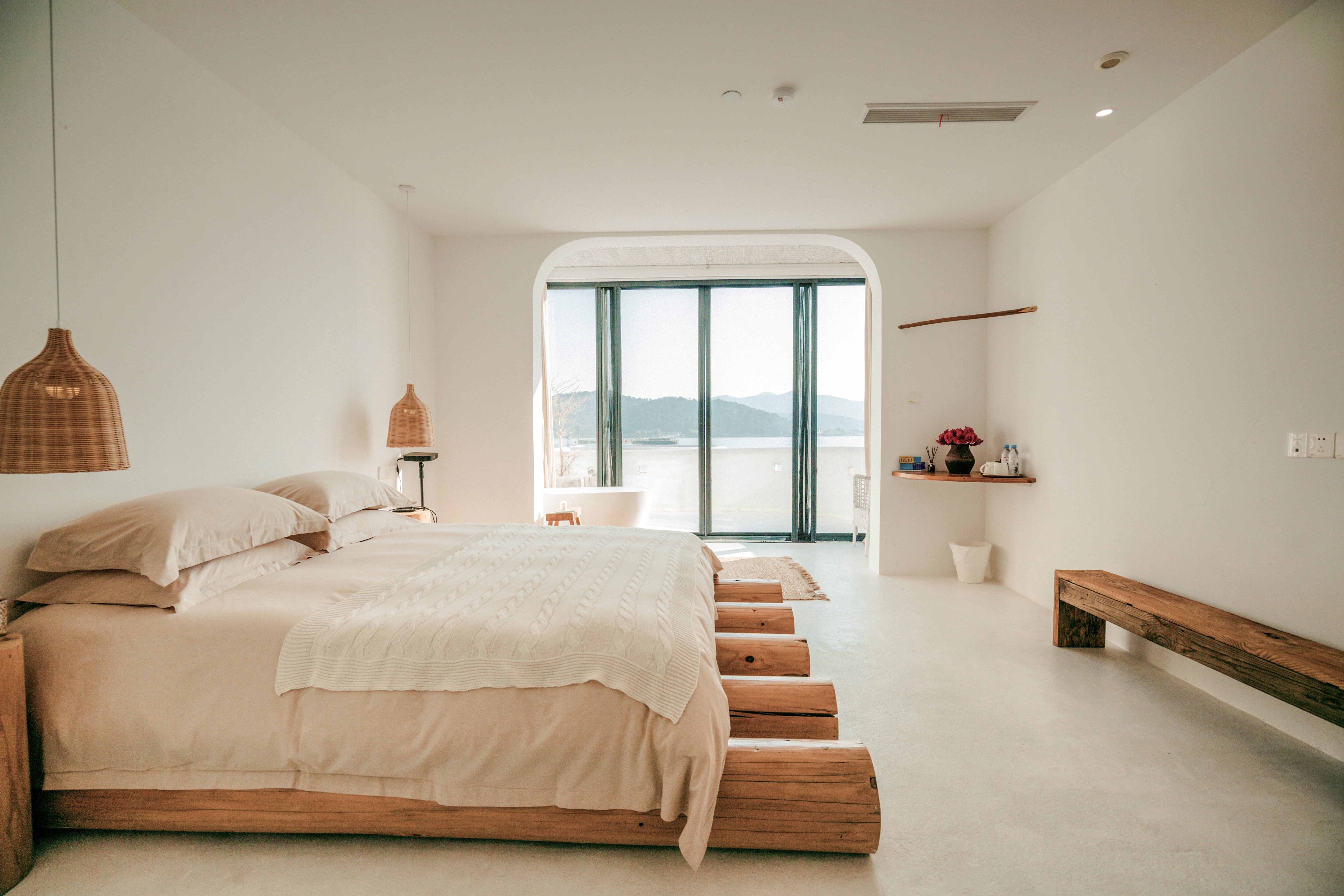 露台湖景大床房201