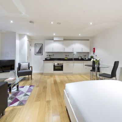 Studio Apartment Lower Ground Floor Red Lion Court by City2Stay Promo Code
