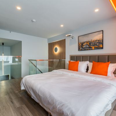 複式投影浴缸房（極米高清投影+高空景觀浴缸） 盟頌公寓（成都東大路店）優惠