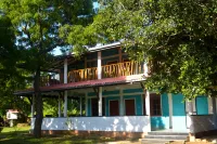 Funky Leopard Safari Lodge Bordering Yala National Park Hotel di 