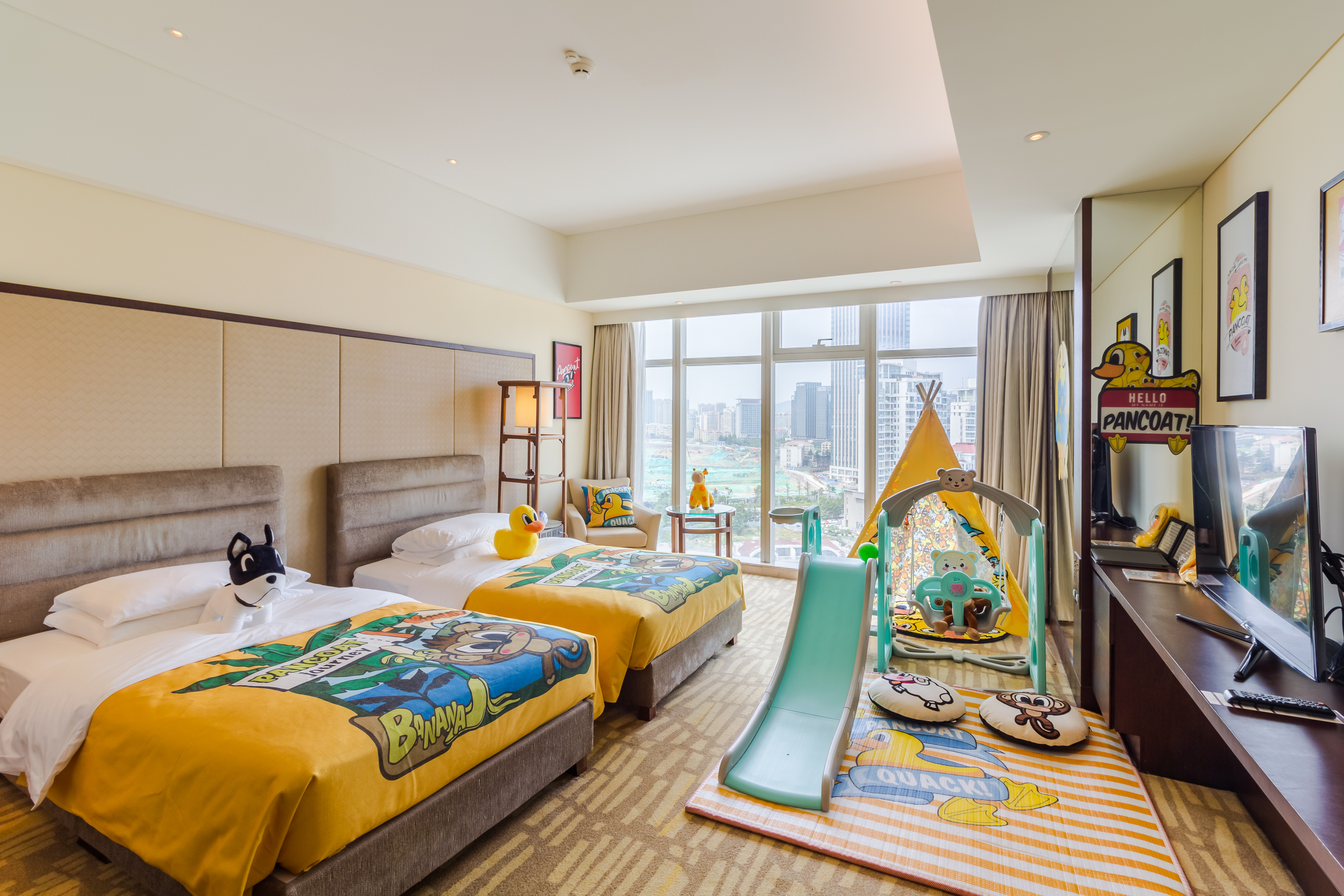 小黄鸭主题城景双床房